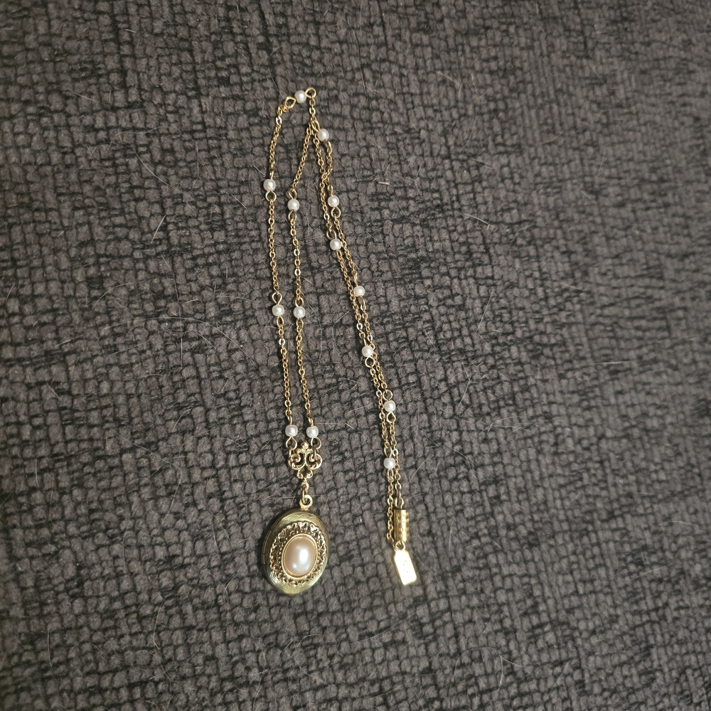 1928 | Stamped Faux Pearl Locket